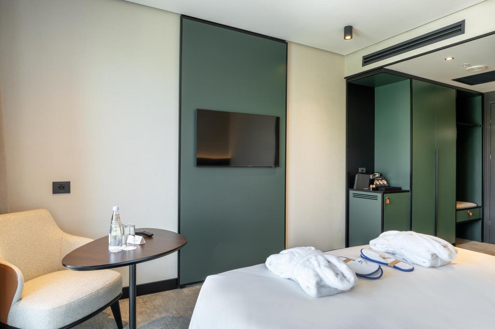 Novotel Tbilisi Center Extérieur photo